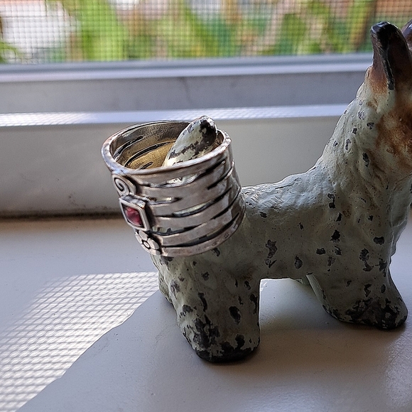 Unique Silver Ring w/ Red Stone - Picture 3 of 4